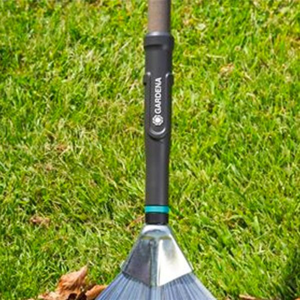 EscobaJardin_04